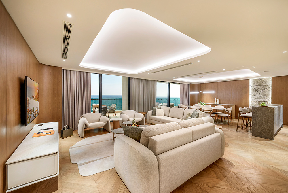 Crown Horizon Suite 2