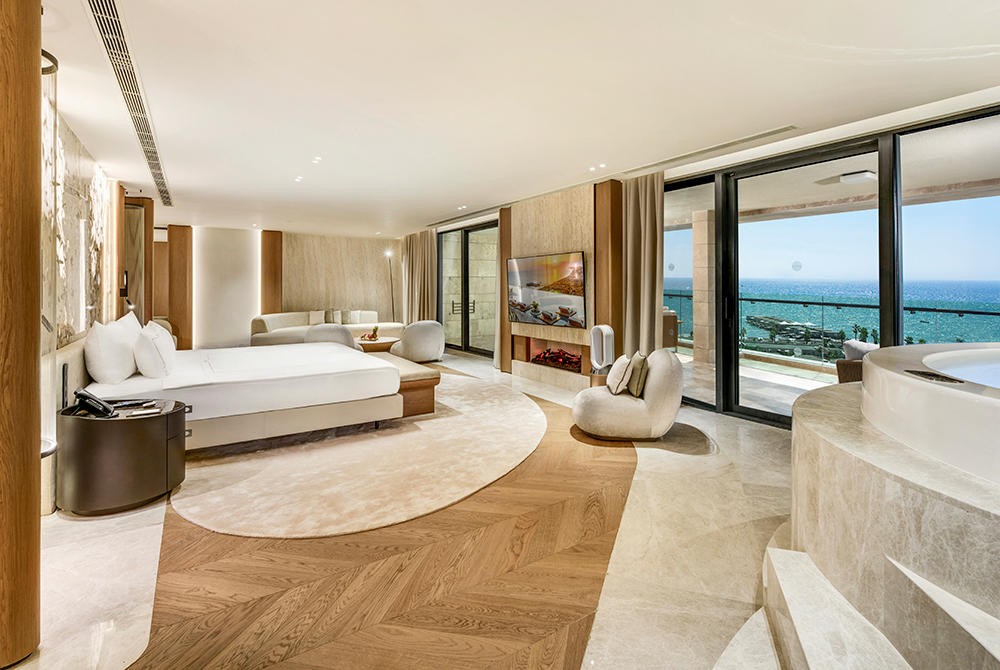 Crown Signature Suite